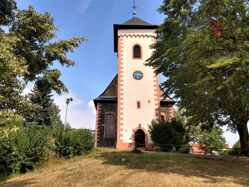 Bonifatiuskirche in Mittelbuchen.